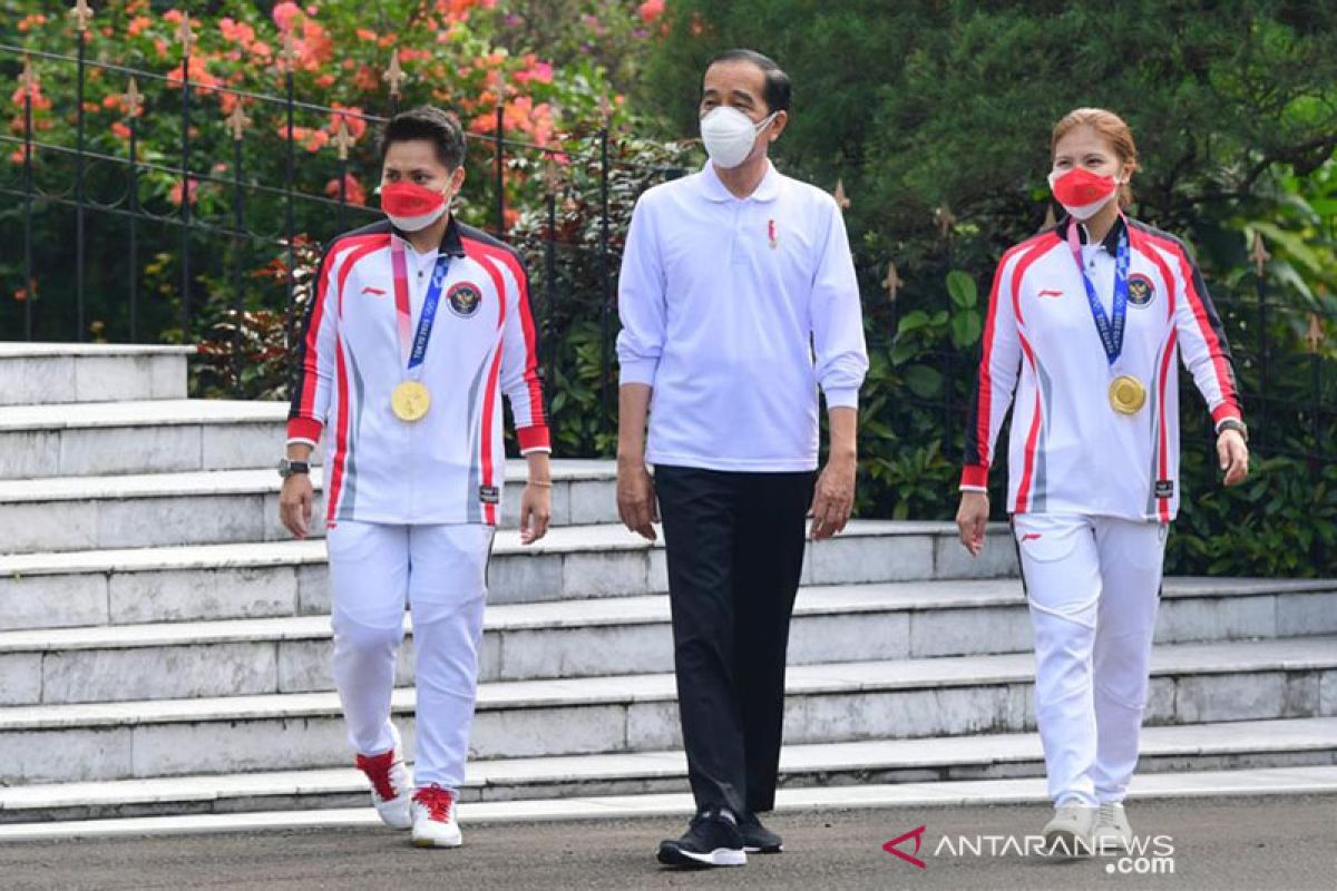 Sepekan, Presiden beli sepatu Greysia hingga BI prediksi pertumbuhan