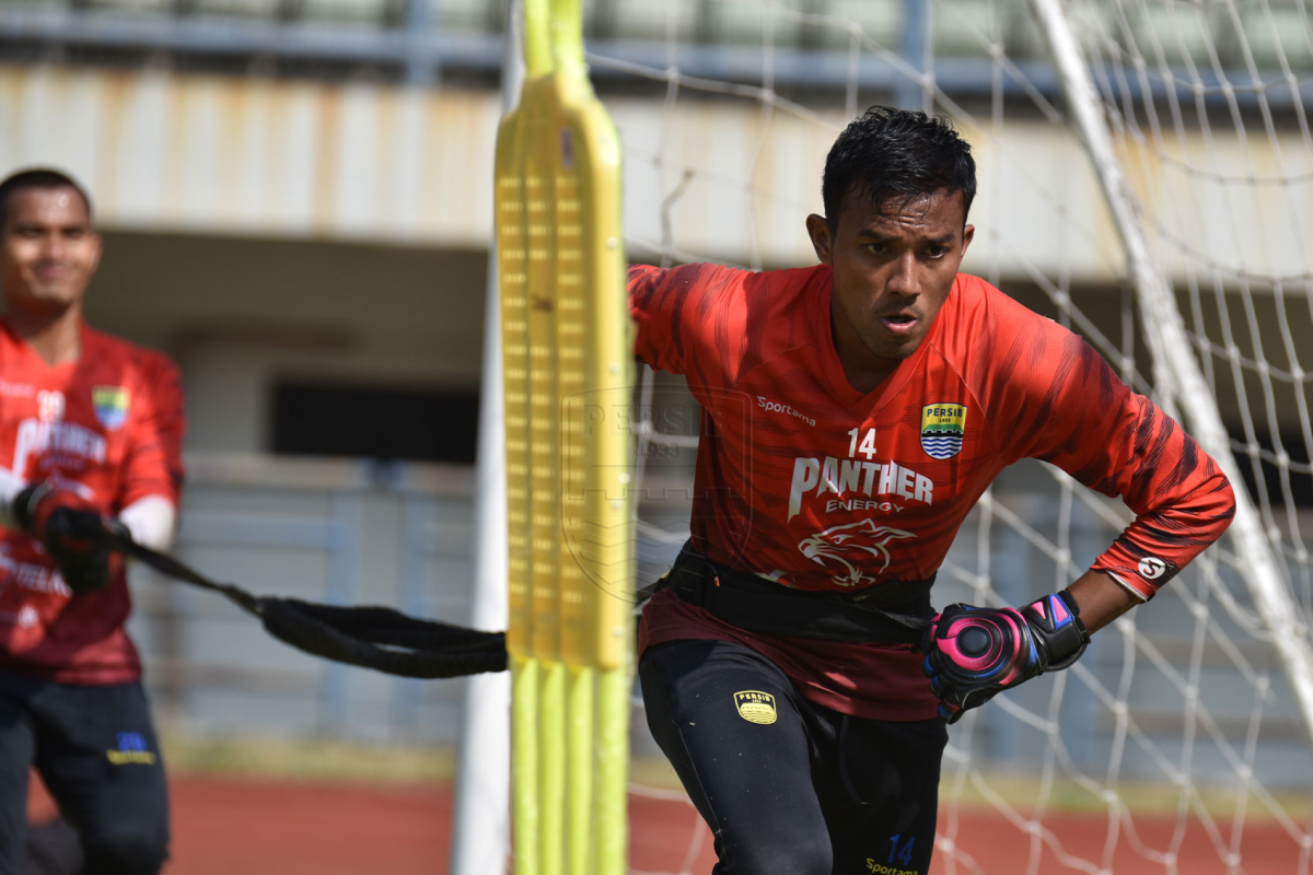 Kiper Persib Teja Paku Alam terancam tak bisa tampil di Liga 1 2021