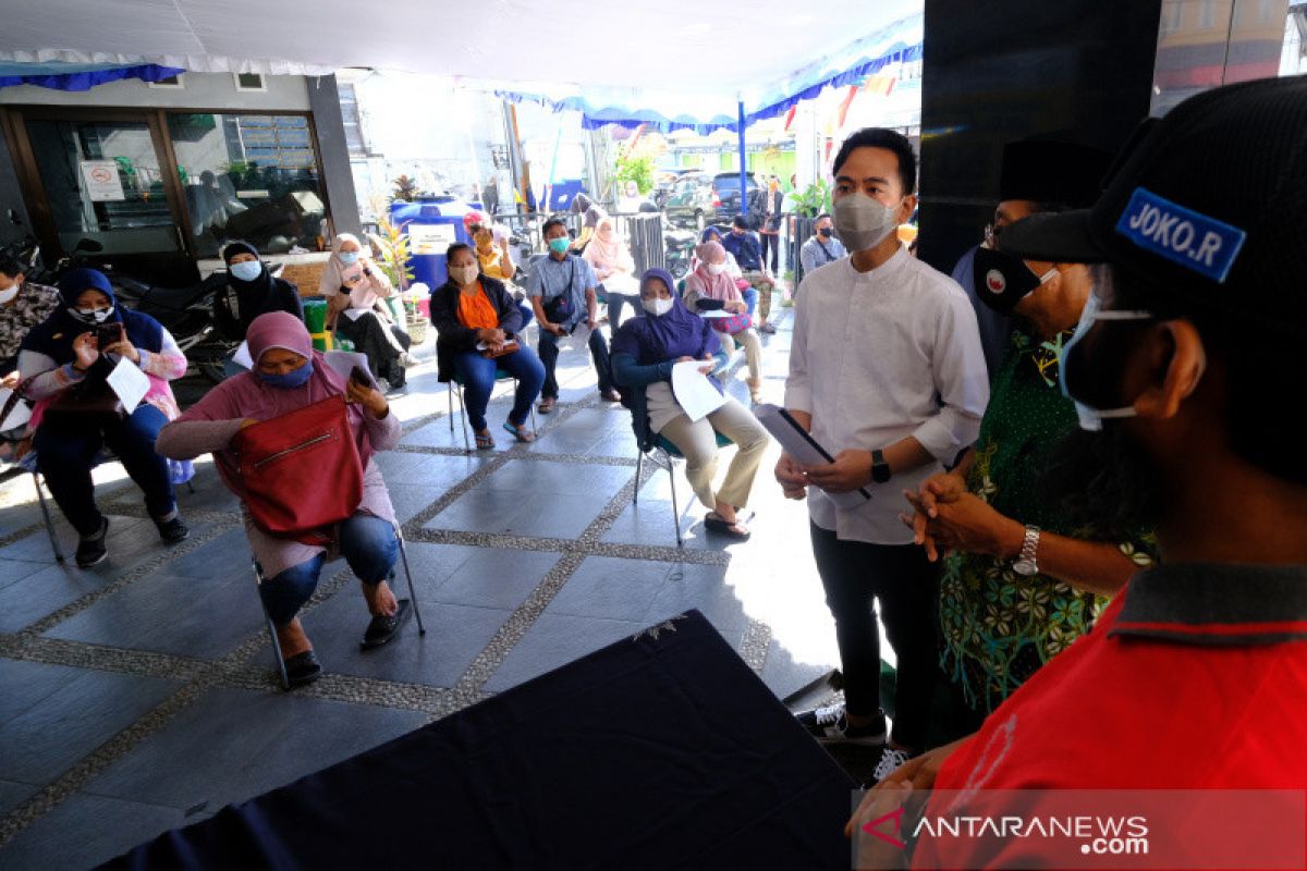 Solo fokus vaksinasi COVID-19 ibu hamil dan anak di atas 12 tahun