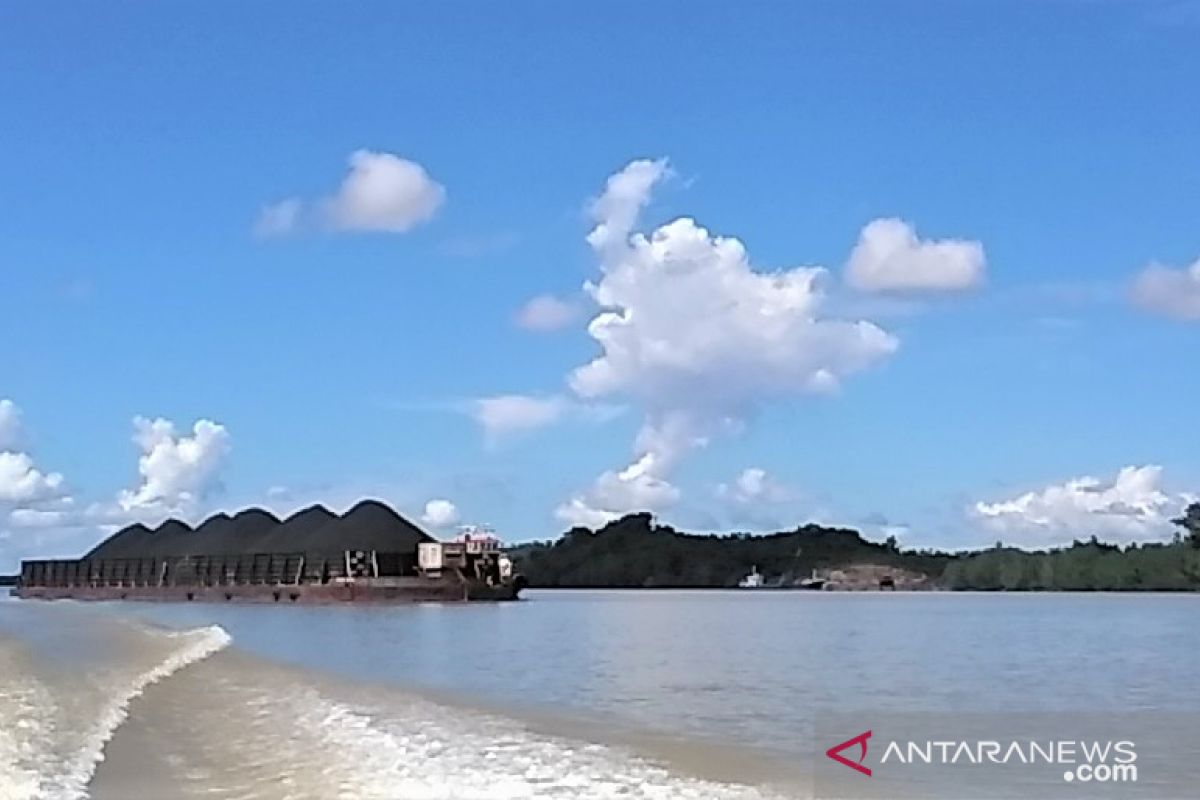 Polair Polda Kaltim tingkatkan patroli pencurian batubara di kapal ponton