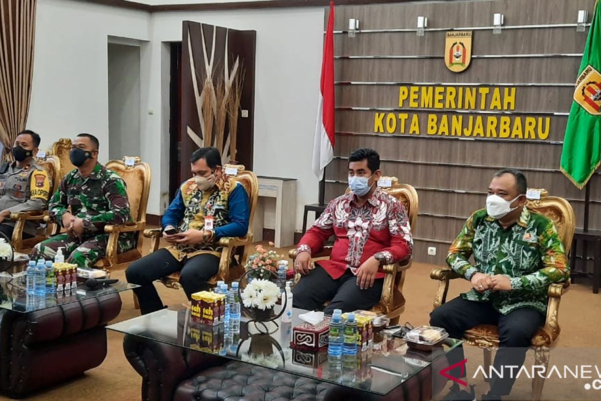 Wali kota dan Forkopimda ikuti peringatan Harjad Kalsel secara virtual