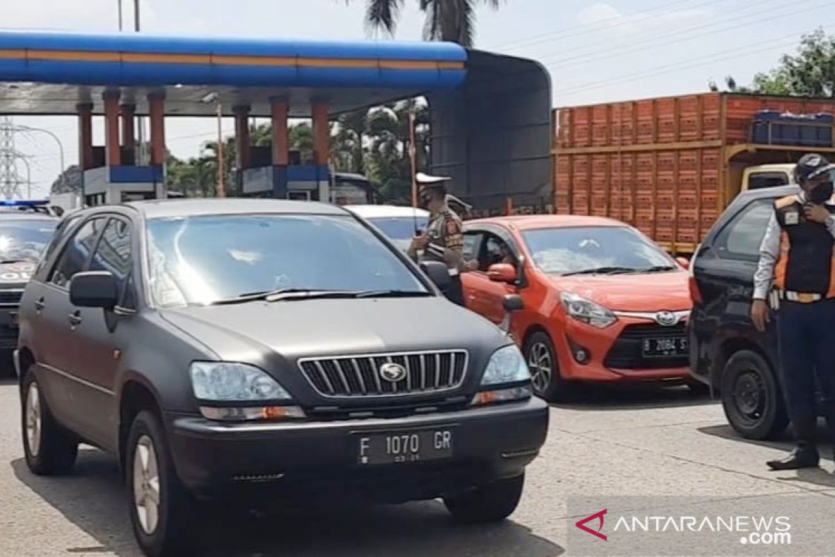 Volume kendaraan di Jalur Puncak Bogor alami peningkatan di akhir pekan (video)