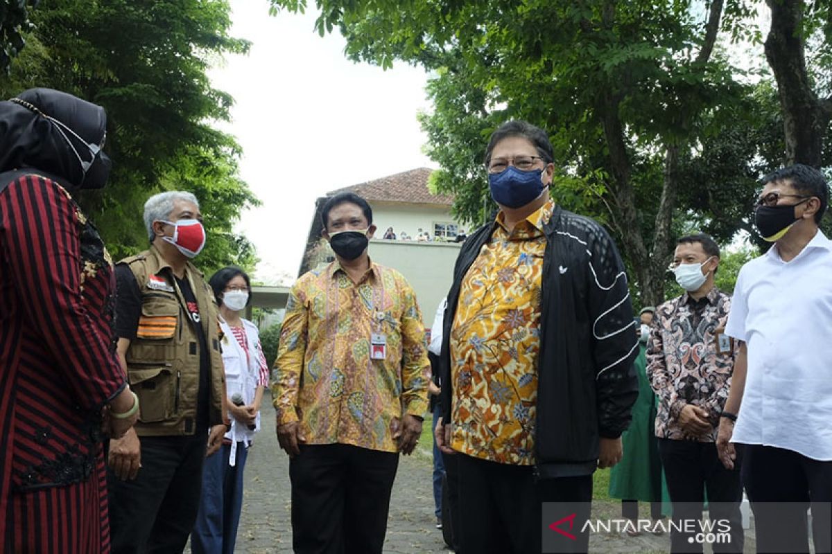 Airlangga: Isolasi pasien terpusat potong rantai COVID-19