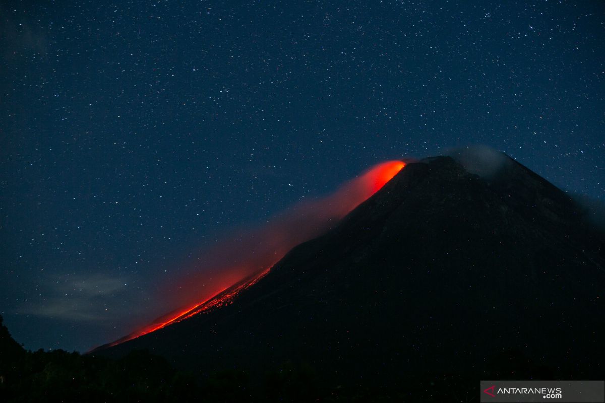 Gunung Merapi 19 kali meluncurkan guguran lava pijar