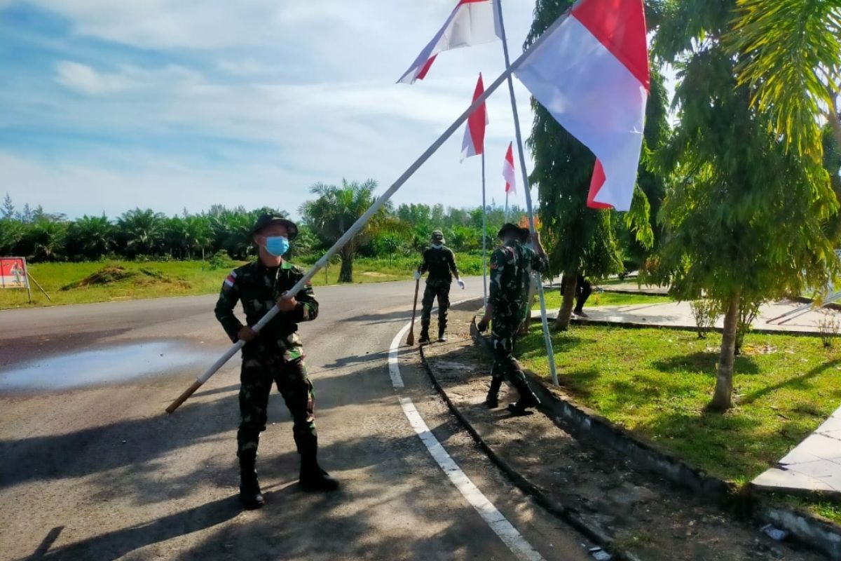 Satgas Pamtas kibarkan bendera Merah Putih di perbatasan Paloh