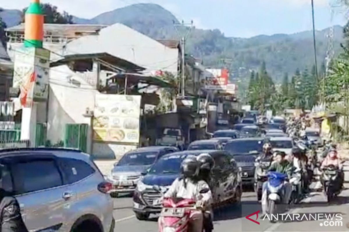 Atasi kepadatan di Jalur Puncak, Polres Bogor koordinasi dengan daerah perbatasan