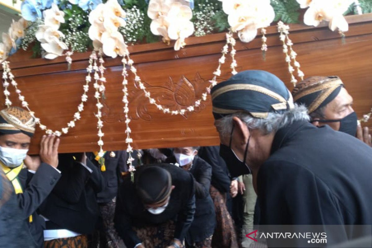 Pelepasan jenazah Adipati Mangkunegara IX
