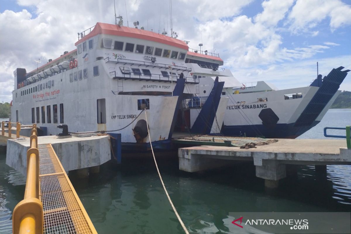 Arus balik lebaran, penumpang kapal feri dari Pulau Simeulue padat