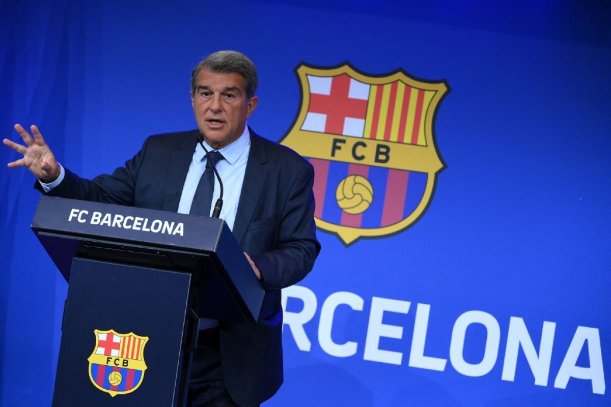 Presiden Barcelona Laporta jamin dalam waktu 18 bulan keuangan Barca sehat lagi