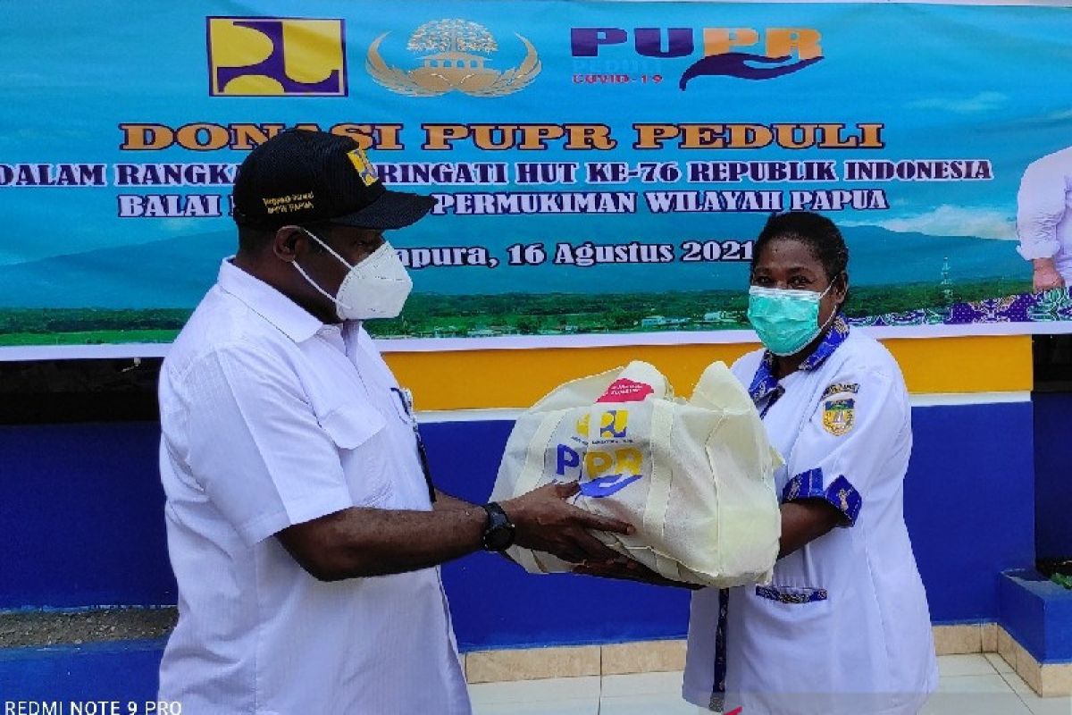 PUPR serahkan 1.182 paket bantuan sembako nakes di Jayapura dan Merauke