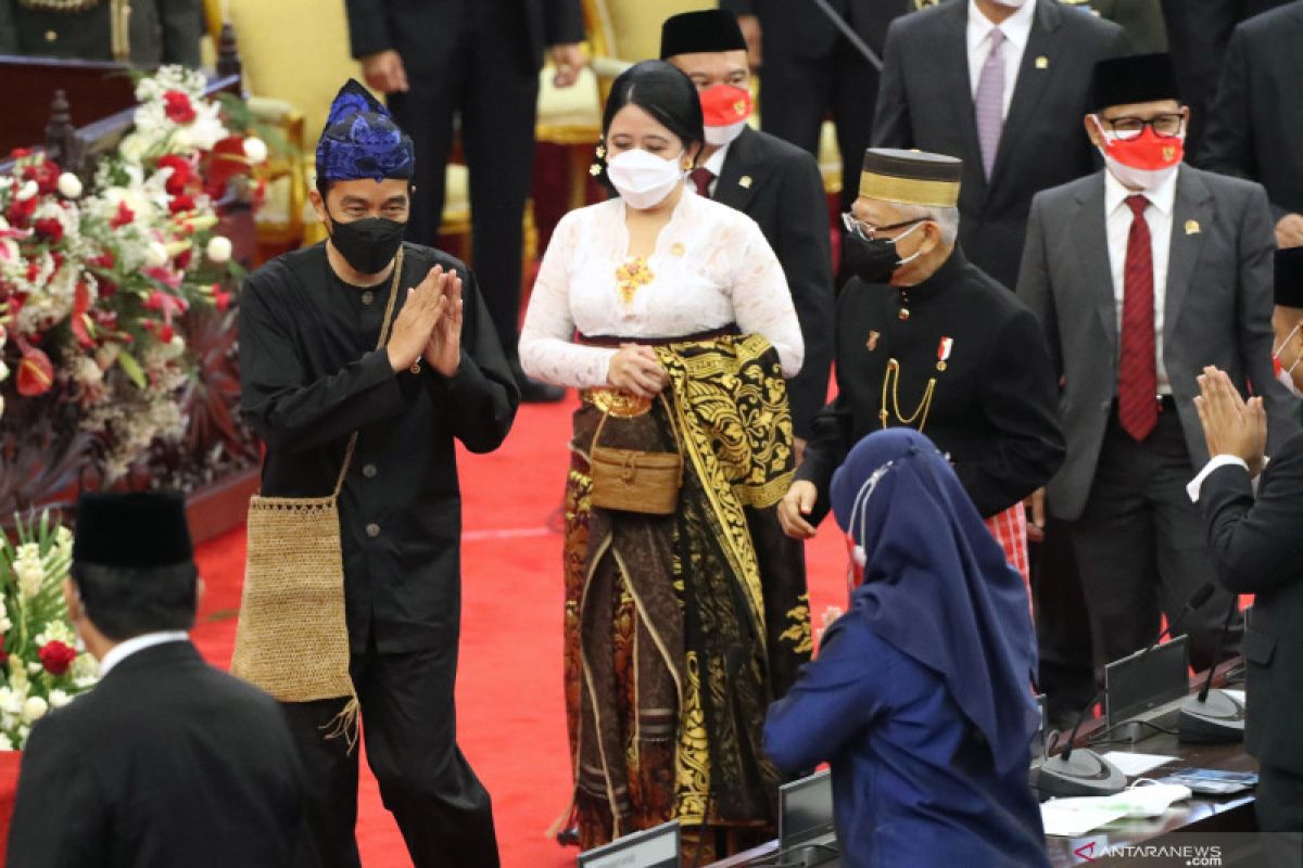 House Speaker wears traditional Balinese clothes at MPR annual session