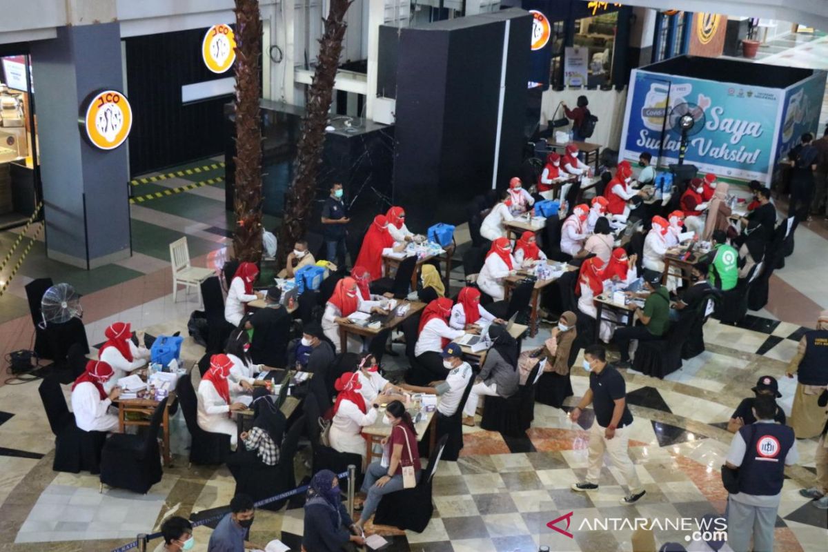3.500 peserta ikuti Gebyar 75.000 vaksin di Makassar pada hari pertama