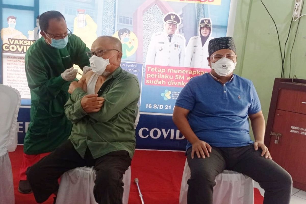 Baru sembuh COVID-19, vaksinasi sebagian tenaga kesehatan RSUD Murjani ditunda