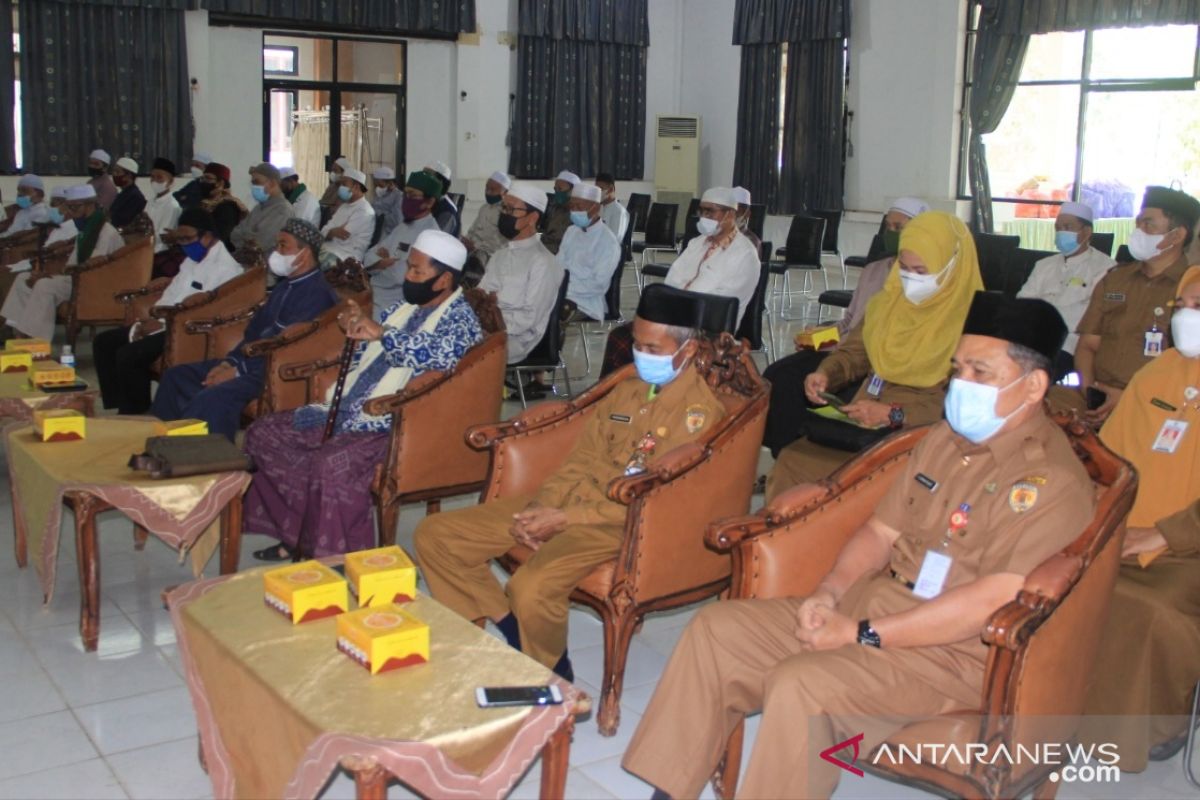 Ulama dan guru agama diminta terlibat cegah penularan COVID-19 di HST