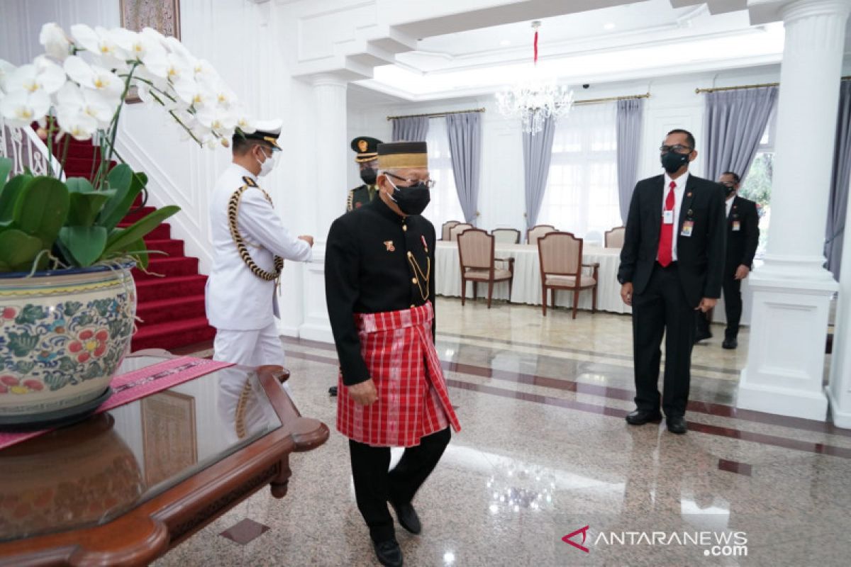 Wapres hadiri Sidang Tahunan MPR kenakan pakaian adat  Suku Mandar