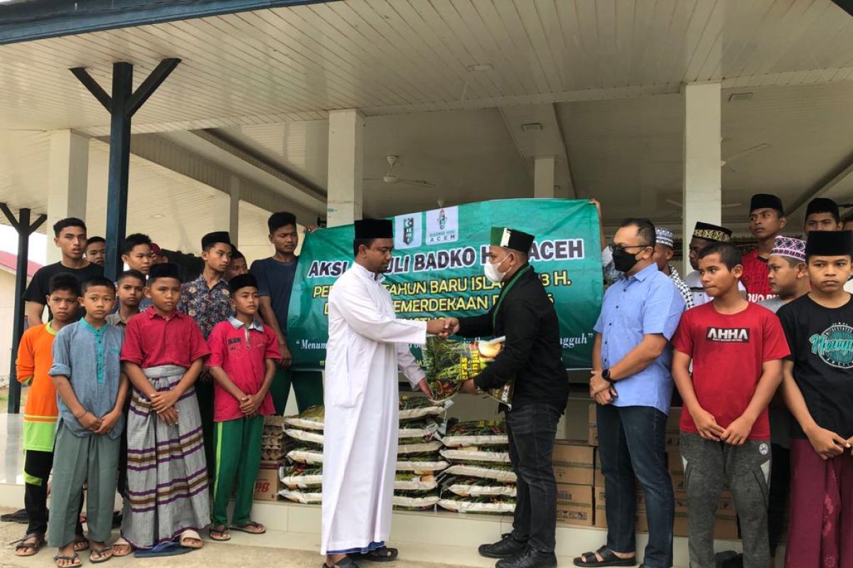 HMI Aceh bagikan 1 ton beras bagi yatim dan dhuafa momen kemerdekaan