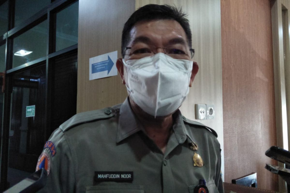 Persiapan tatap muka, sekolah di Mataram-NTB disemprot disinfektan