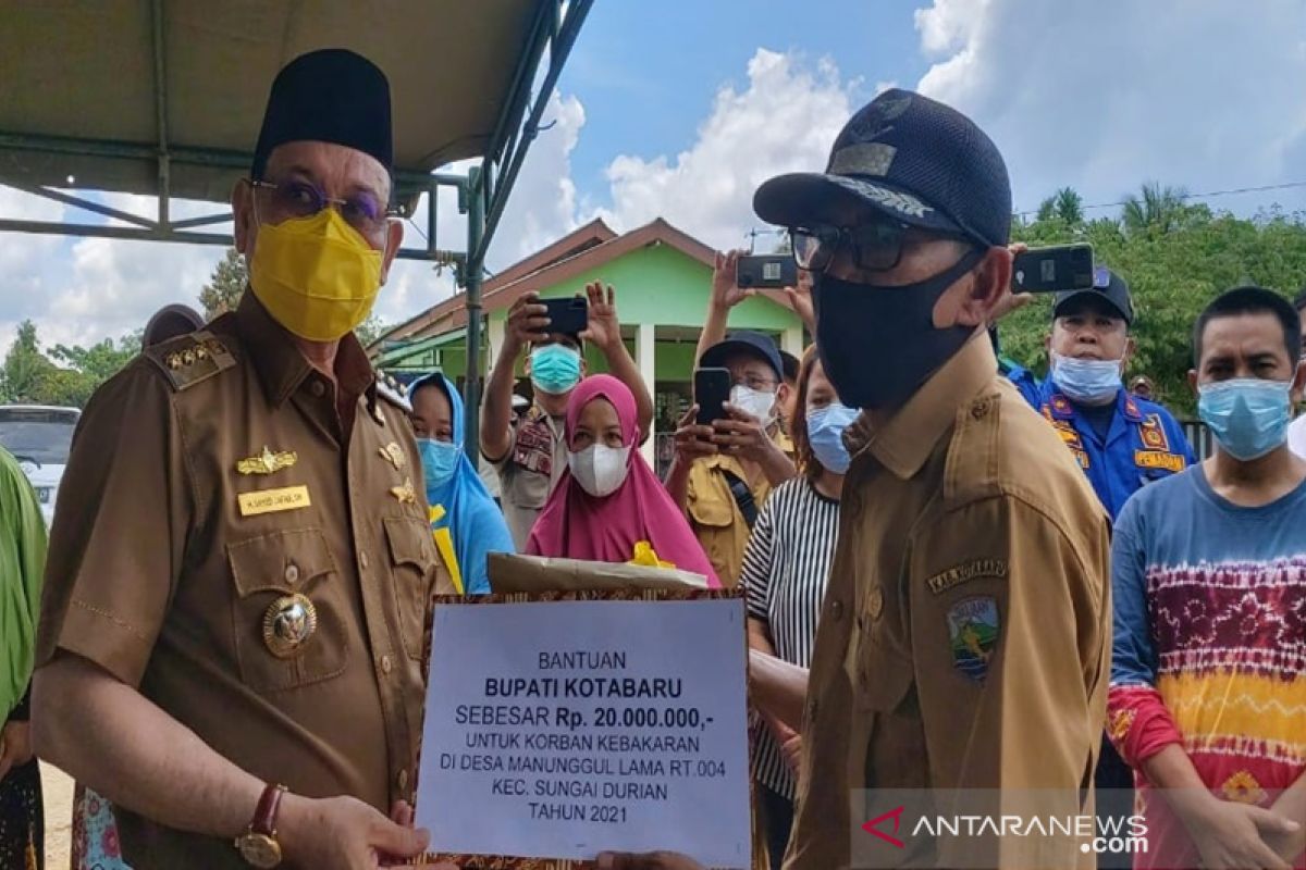 Bupati Kotabaru bantu korban kebakaran Manunggal Lama