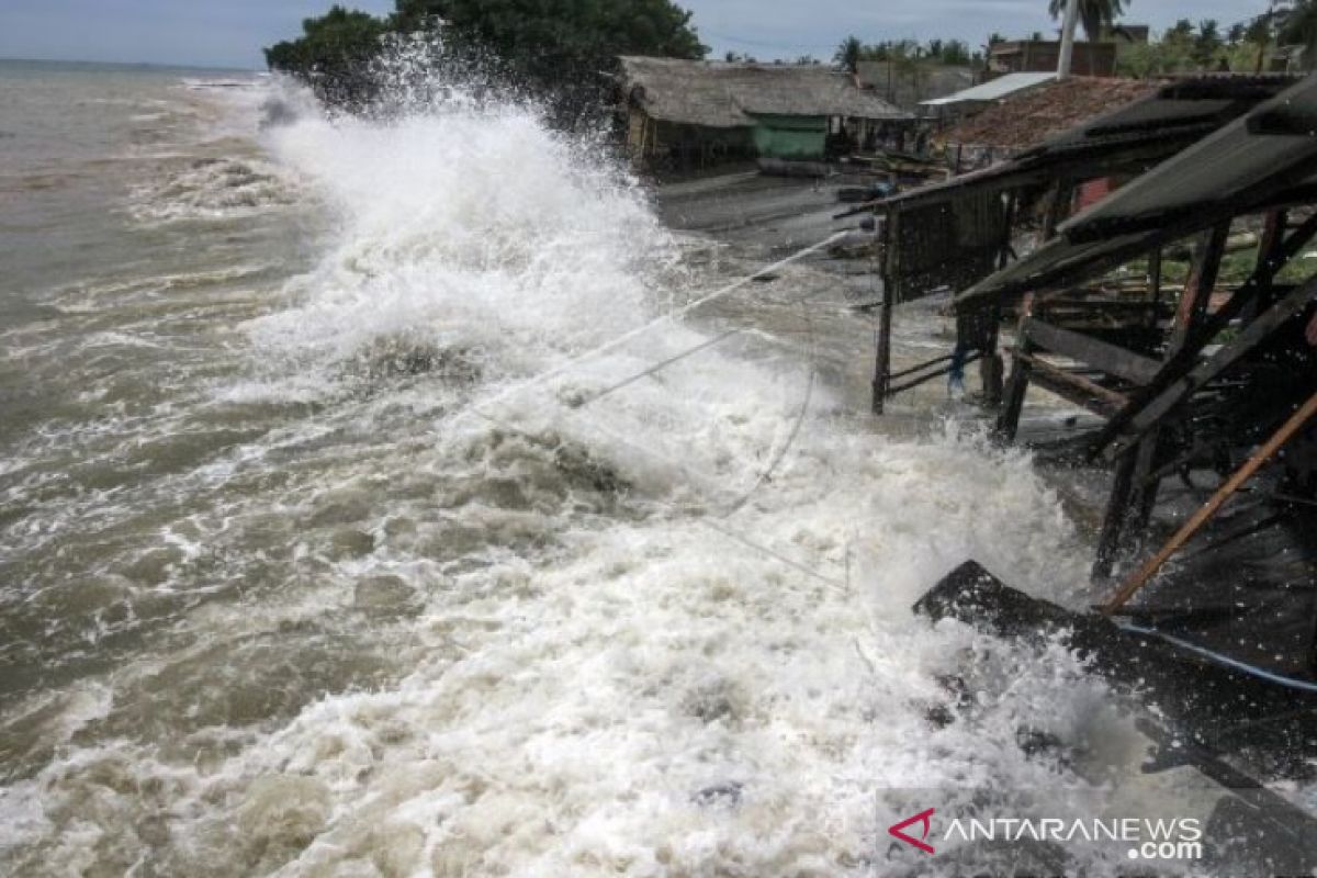 BMKG ingatkan ada potensi ombak 4 meter di Aceh 3 hari ke depan