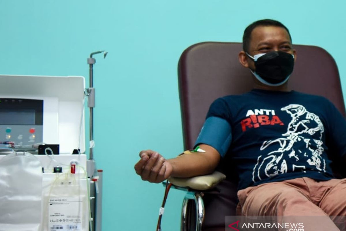 PMI Karawang andalkan bantuan dari Bekasi penuhi kebutuhan plasma konvalesen