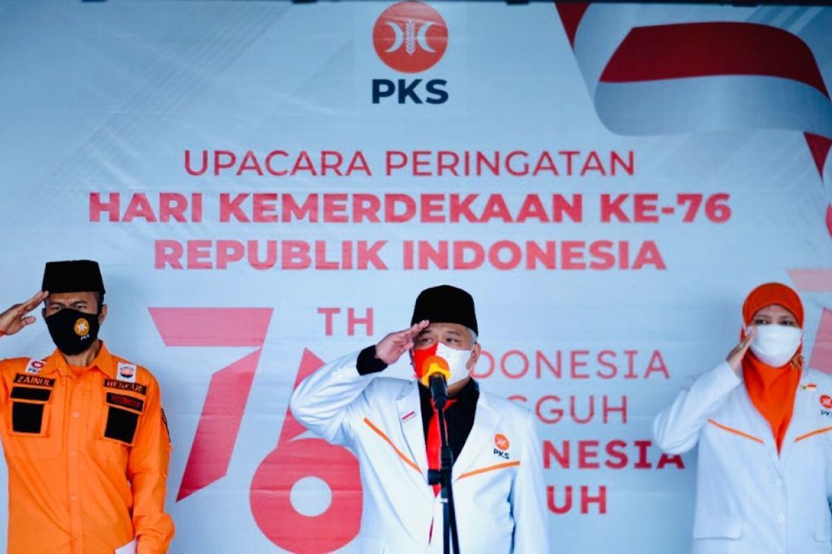 Gelar upacara HUT Ke-76 RI, PKS Jatim siap jadi mitra strategis pemprov