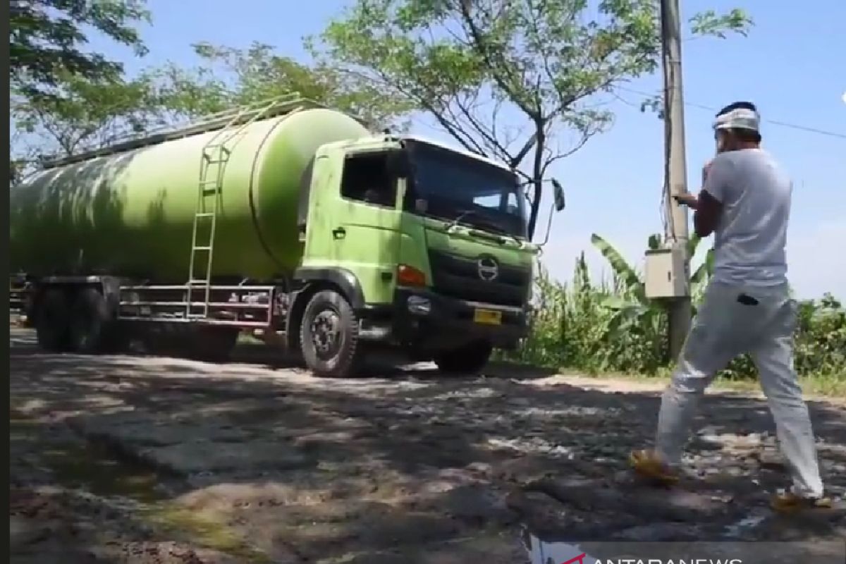 Ternyata ini penyebab kerusakan jalan di Purwakarta