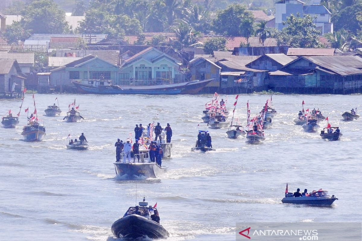 TNI AL dan Polda Kalsel gelar susur sungai konvoi merah putih