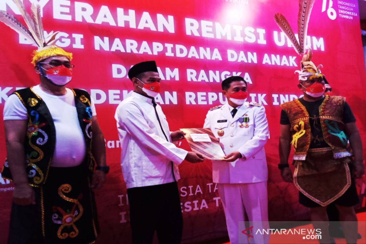 12 narapidana Lapas Kelas IIA Banjarmasin dapat remisi langsung bebas