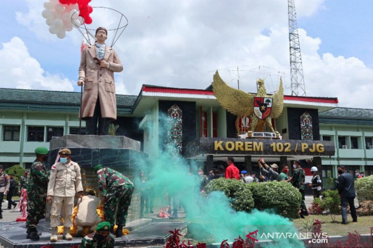 Patung Garuda Pancasila-Jenderal Soedirman di Palangka Raya diresmikan