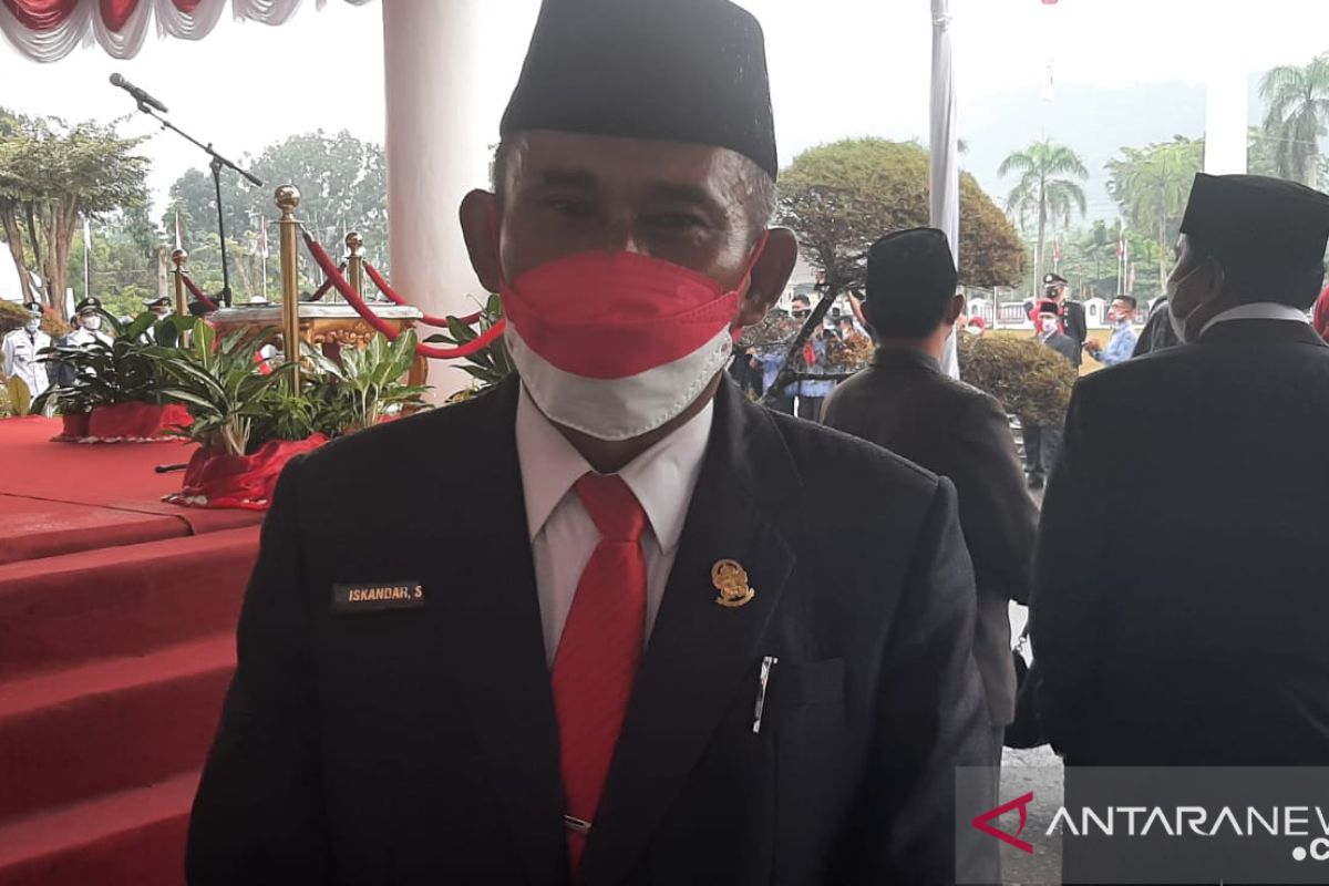 Ketua DPRD Bangka: HUT RI momentun bersatu lawan COVID-19