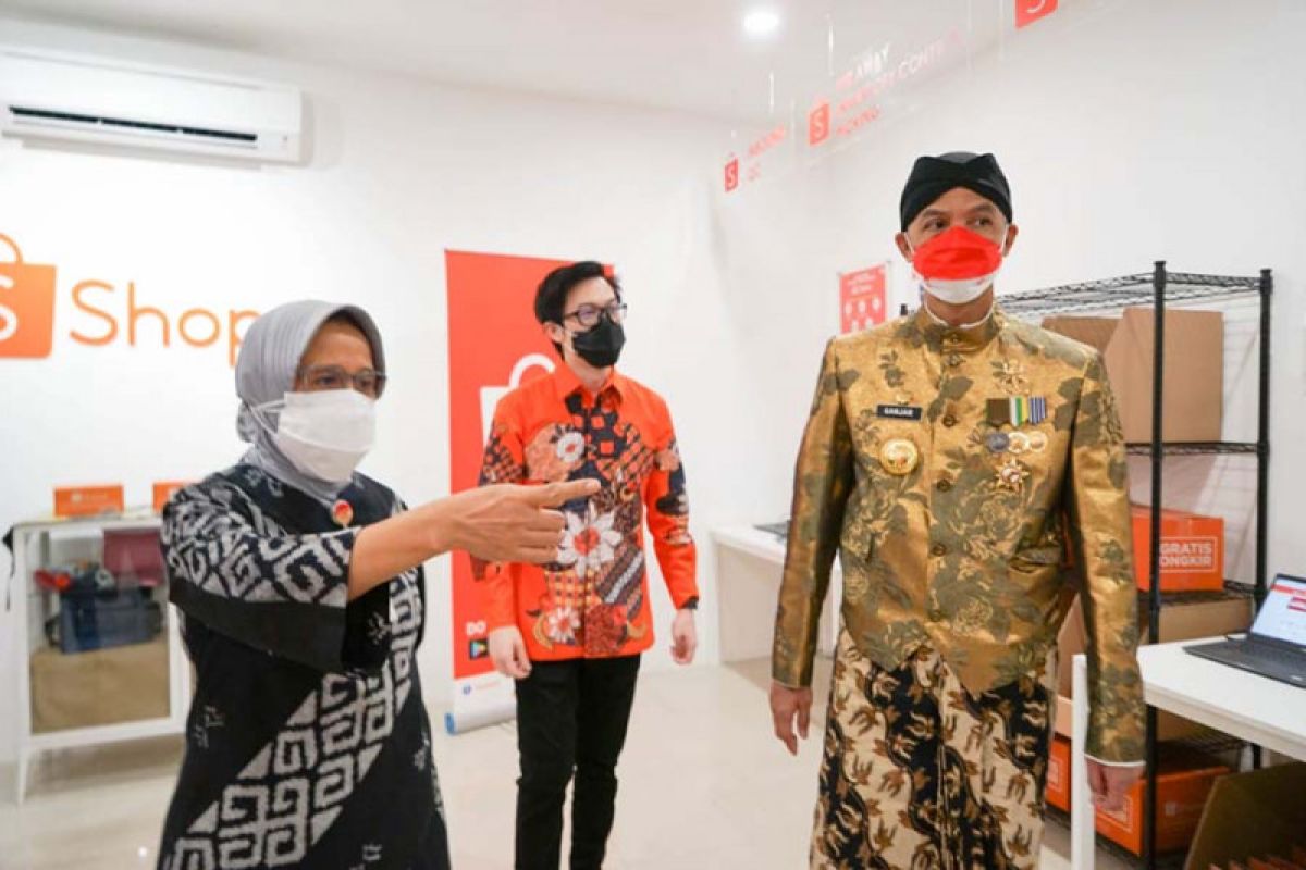 Ganjar gandeng Shopee dirikan Kampus UMKM di enam kota