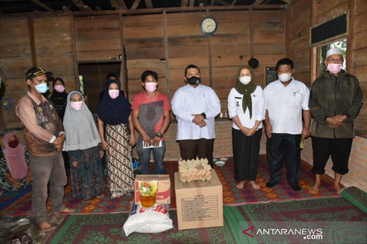 Peduli warga, Bupati Tapsel beri bantuan untuk korban kebakaran Sayur Matinggi