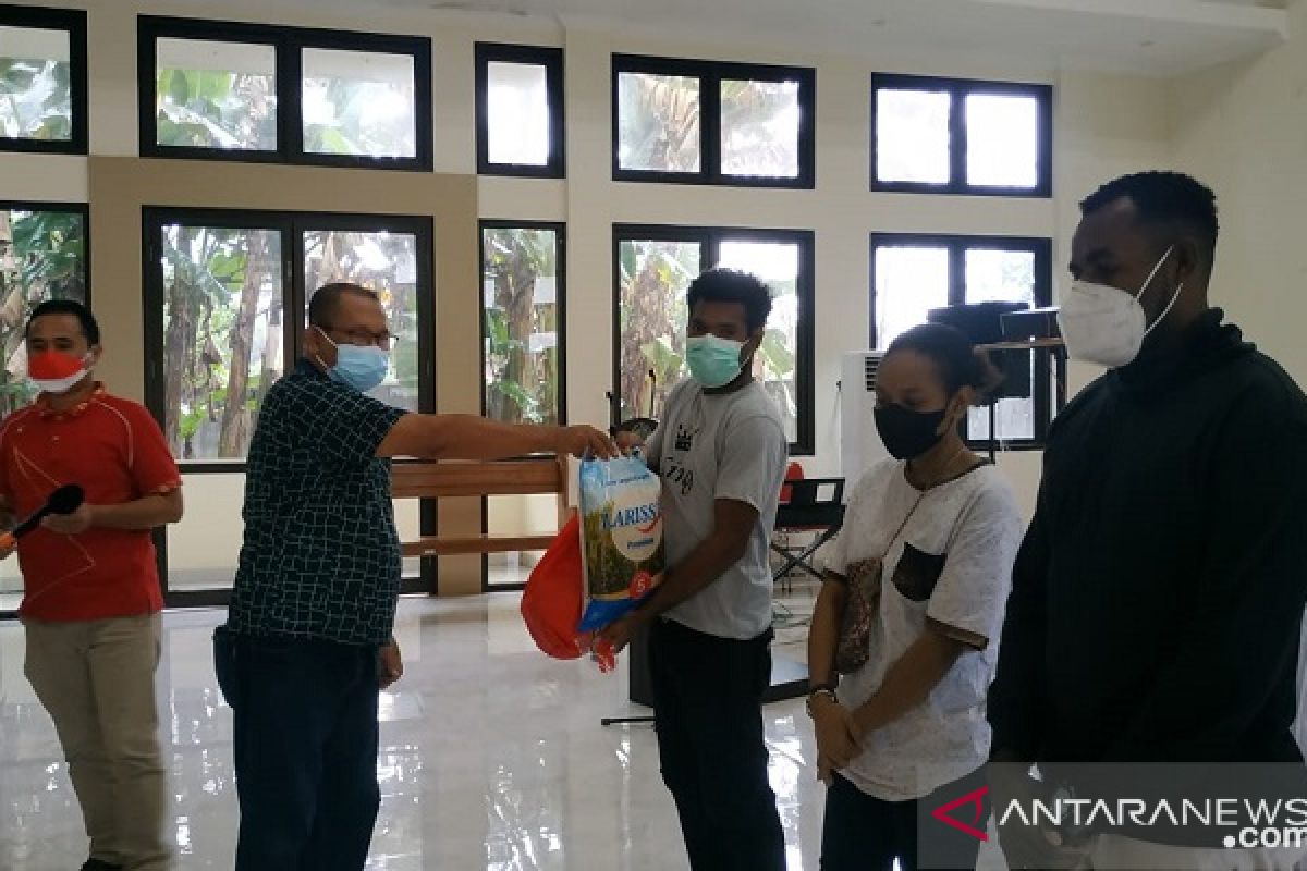 Puluhan mahasiswa asal Papua di Ambon dapat bantuan bahan pokok dari Polda Maluku, begini penjelasannya