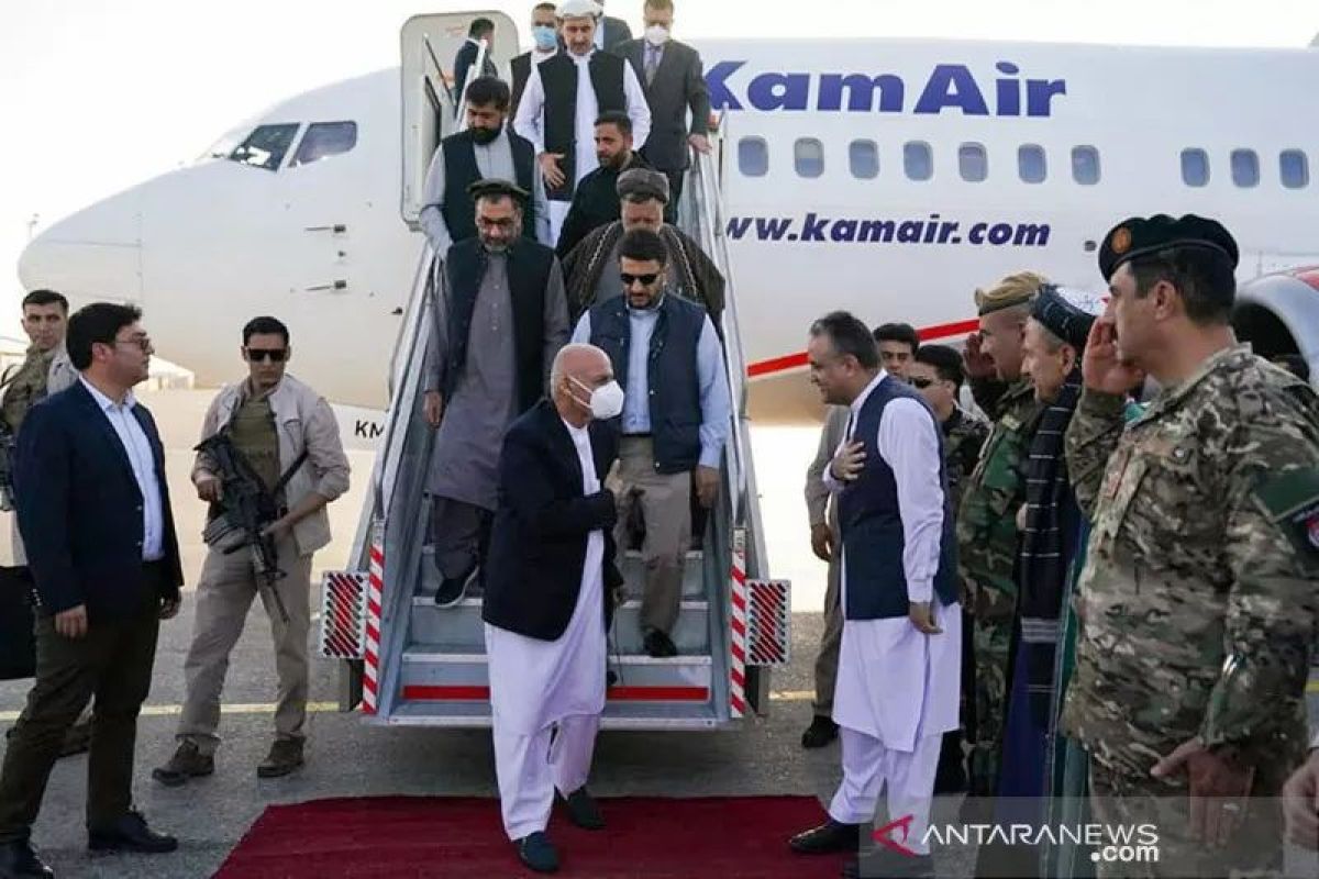 Presiden Afghanistan Ghani dan keluarga berada di UAE