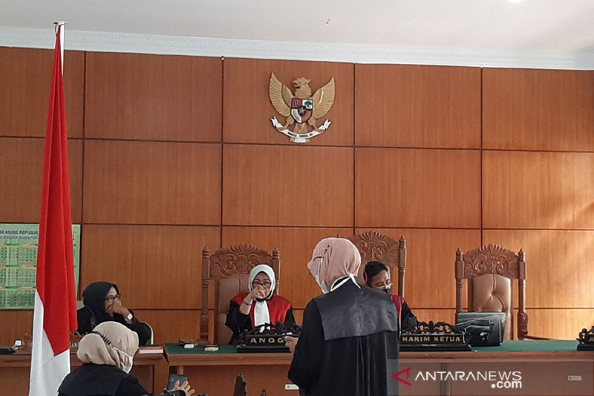 Jaksa tuntut pasal berlapis suami istri terdakwa investasi ilegal
