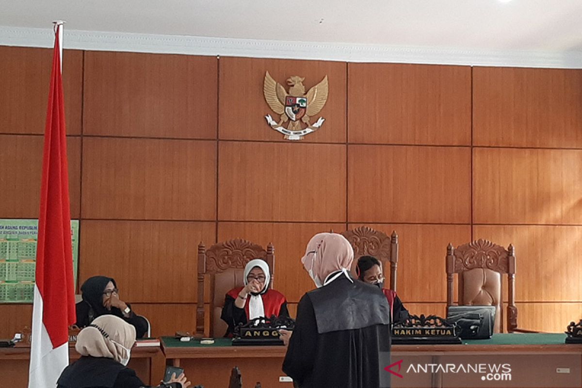 JPU dakwa suami istri terdakwa investasi ilegal dengan pasal berlapis