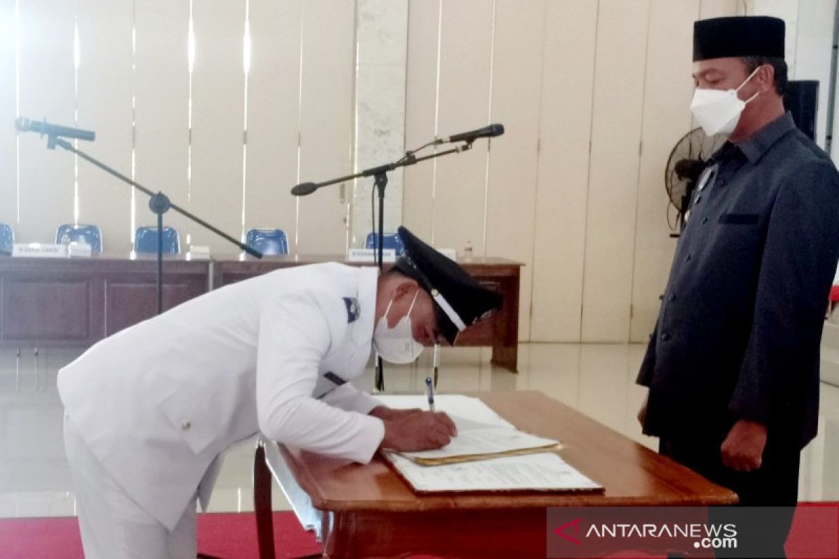 Bupati Sukamara lantik sembilan kepala desa, berikut daftarnya