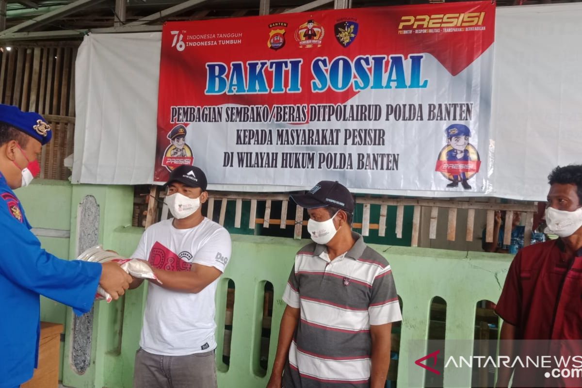 Dit Polairud Polda Banten gelar vaksinasi dan bagikan sembako untuk warga Pulau Panjang