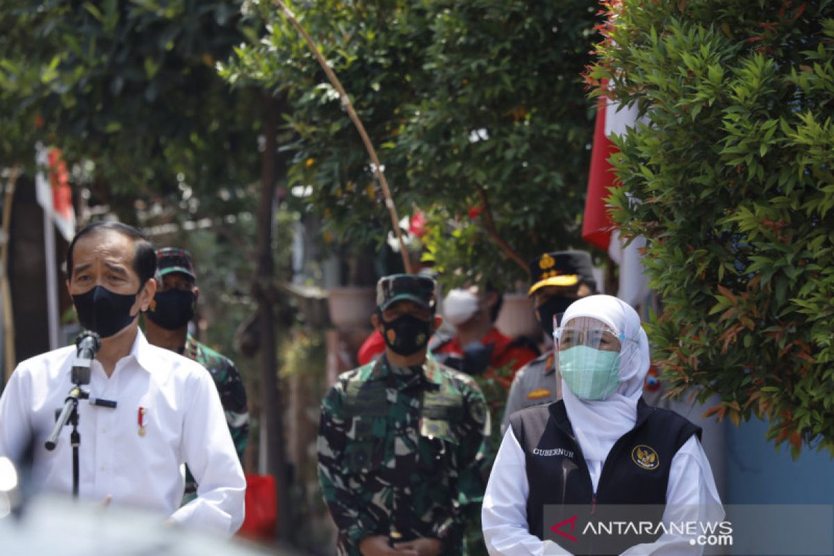 Pangdam Brawijaya dampingi Presiden Jokowi tinjau vaksinasi di Madiun