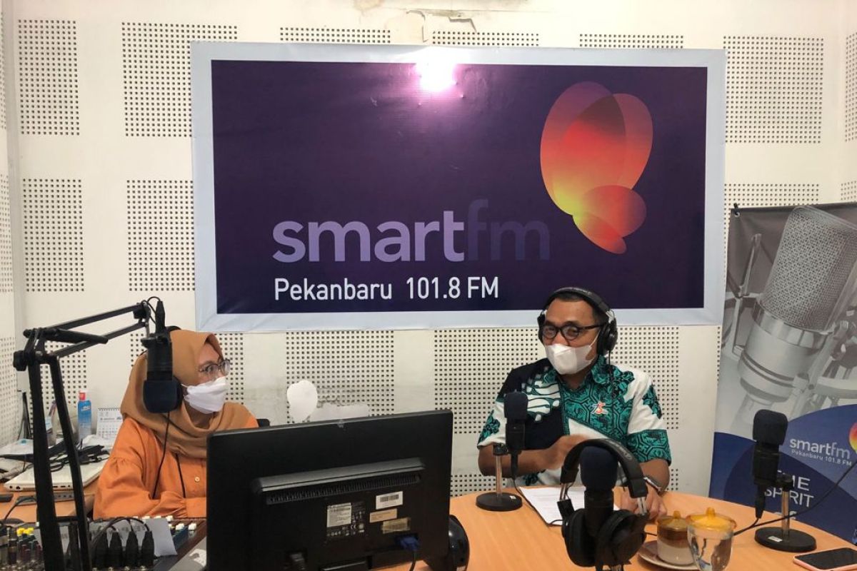Faizal A Setiawan mengupas New BNI mobile banking di radio Smart FM