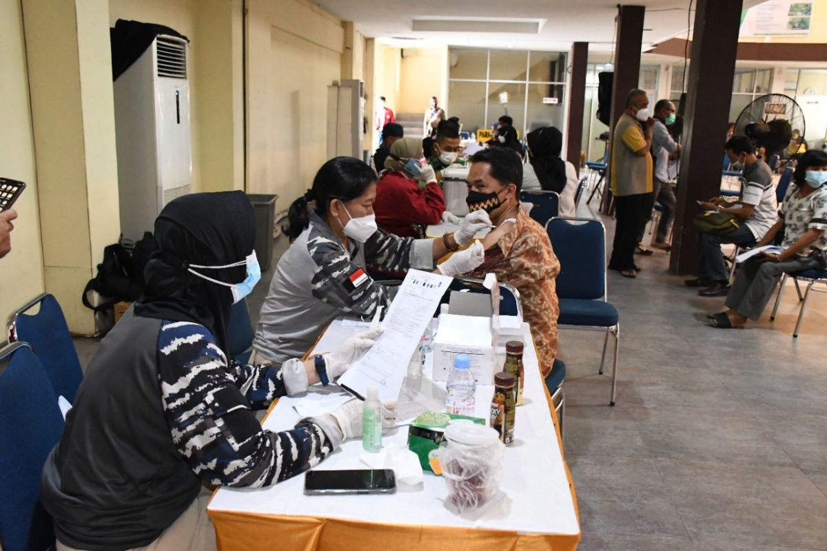 Lantamal XII turunkan tim vaksinator dukung vaksinasi lintas Agama di Pontianak