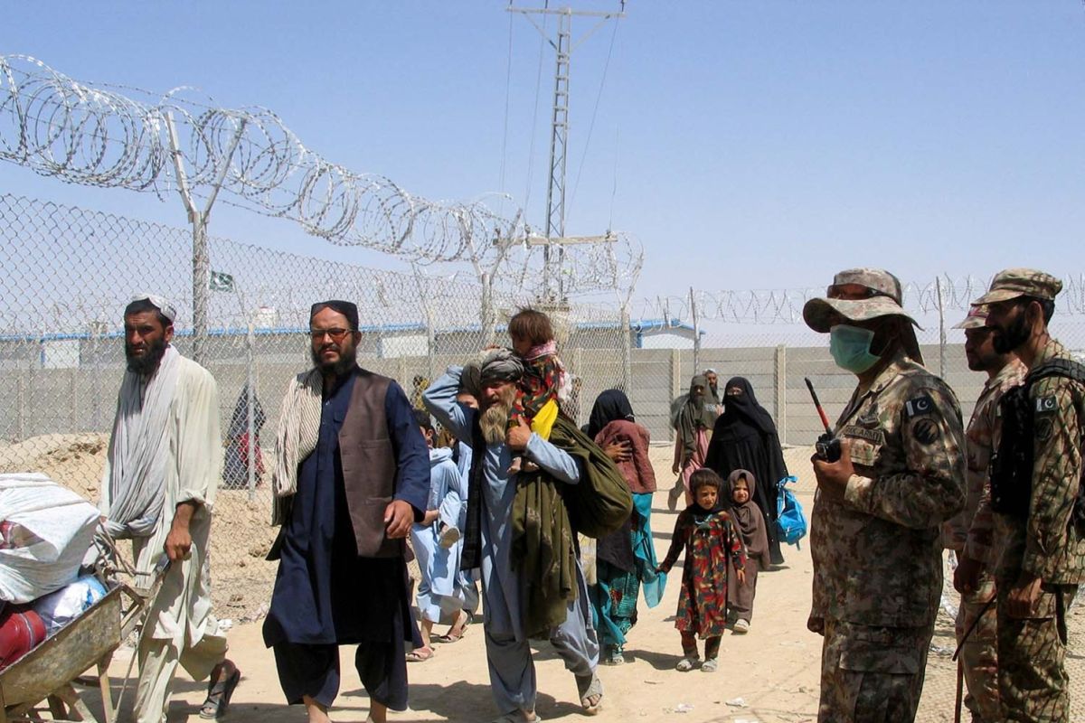 Pengungsi Afganistan melahirkan di pesawat evakuasi