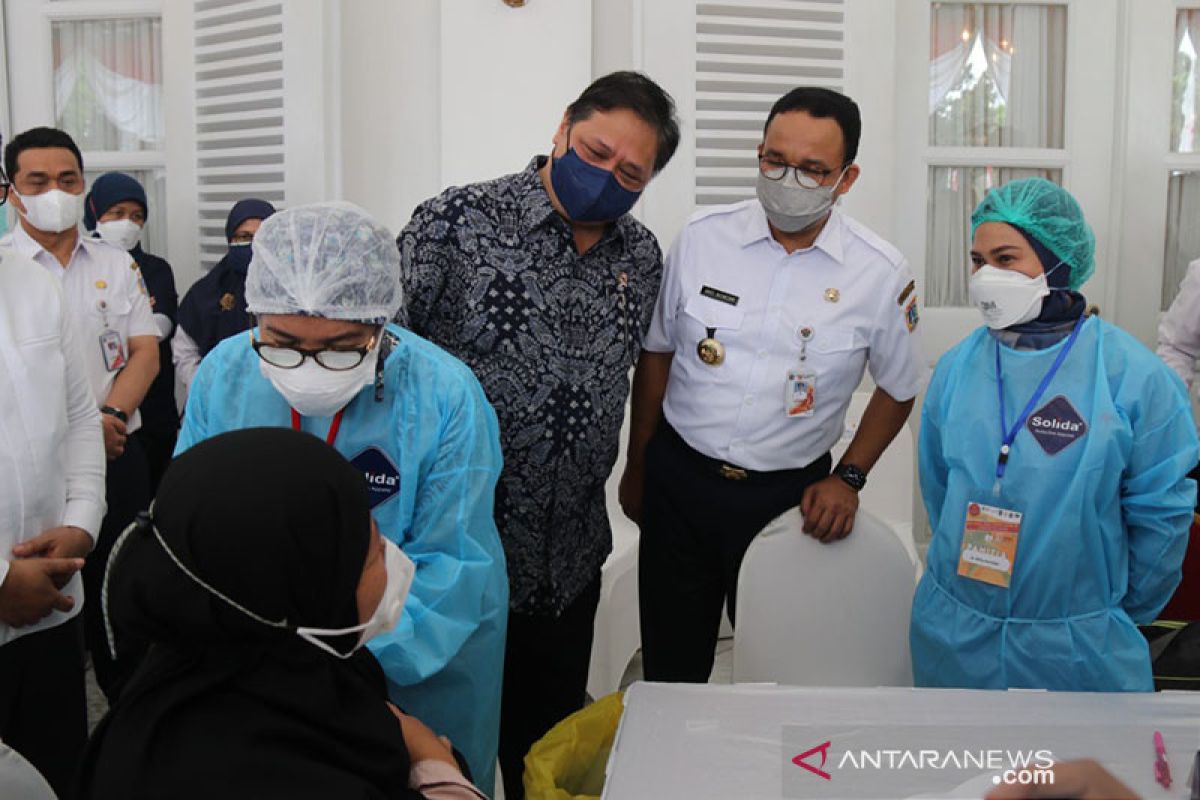 Airlangga: Jakarta masih miliki PR soal capaian vaksin dosis kedua