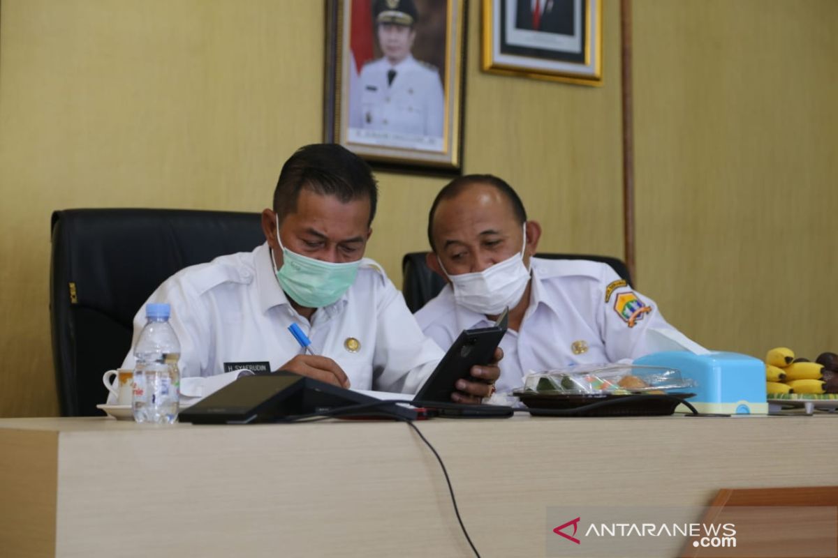 Wali Kota Serang Syafrudin mengikuti video conference bersama Menkomaritim