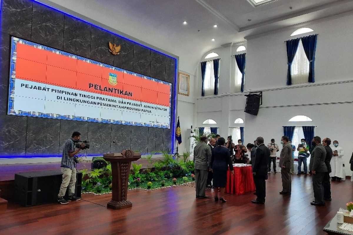 Gubernur Papua Lukas Enembe minta pembenahan pada beberapa OPD