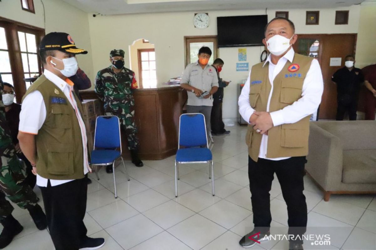 Kepala BNPB tinjau lokasi isolasi terpusat di Bali