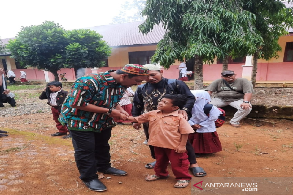 Kunjungi siswa pedalaman Aceh, Senator Fadhil Rahmi: banyak yang tak lanjut sekolah