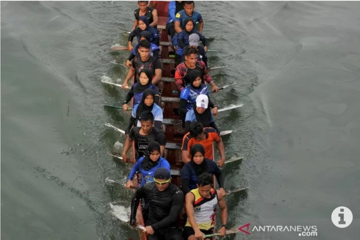 Kontingen "gendut" Cabor Dayung Sumbar menuju PON Papua