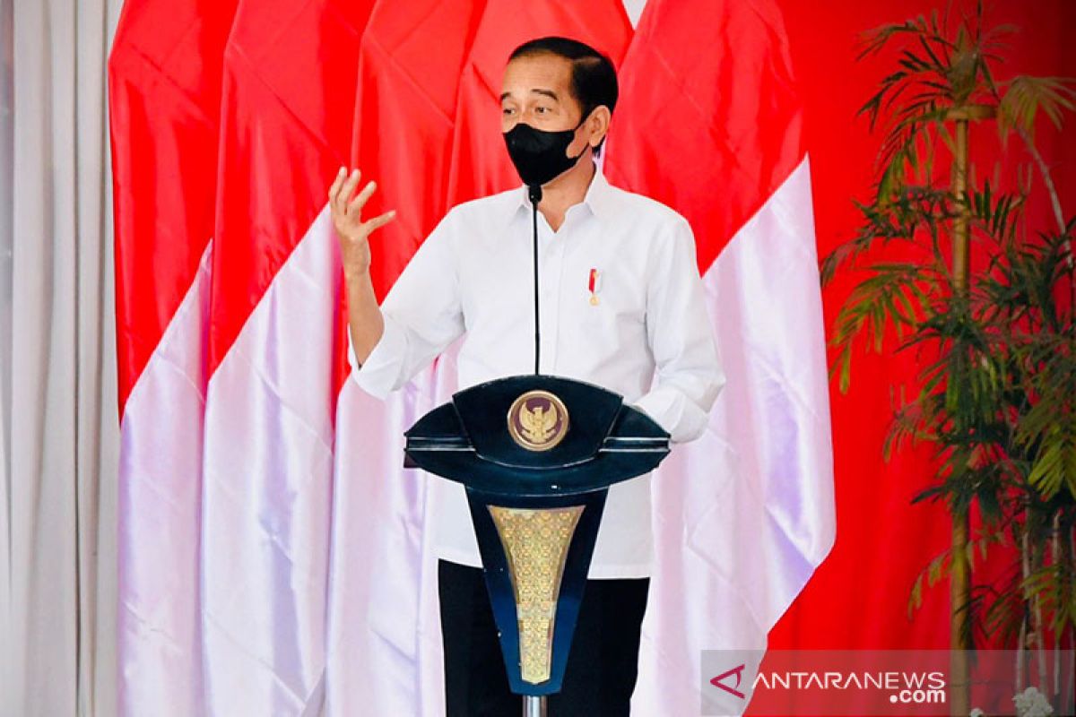 Presiden : Kunci pertumbuhan ekonomi adalah turunkan kasus COVID-19