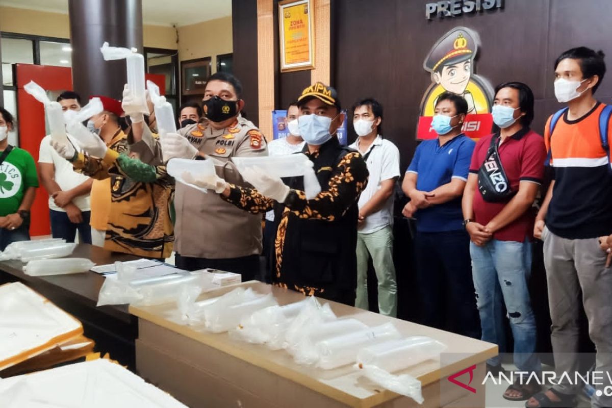 Polisi temukan benih lobster senilai Rp11 milar di sebuah mobil tak bertuan